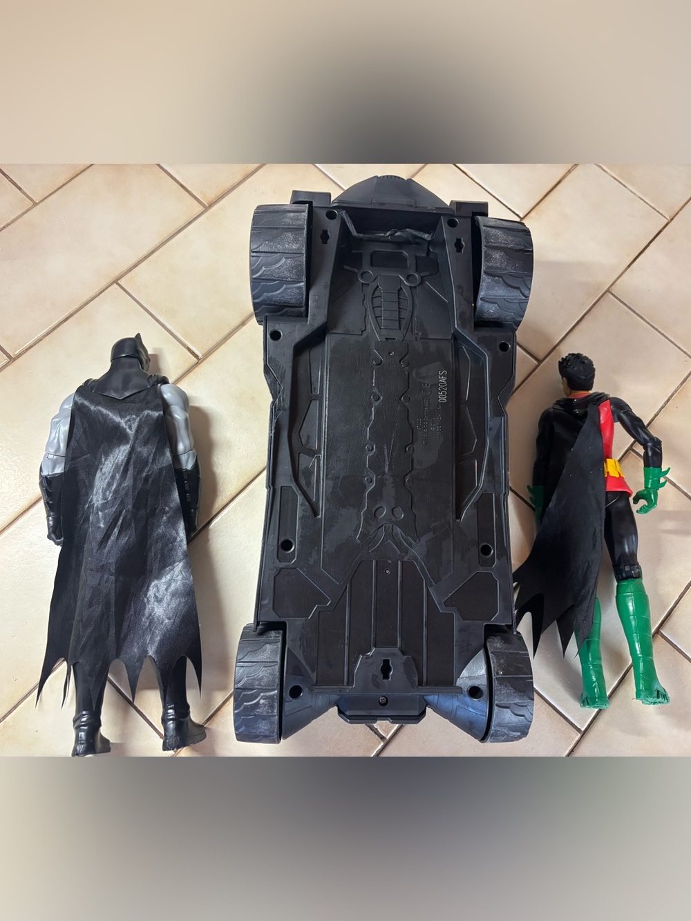 DC Comics Spin Master 16in Batman Batmobile with 11.5in Batman and Robin Action - Picture 2 of 3